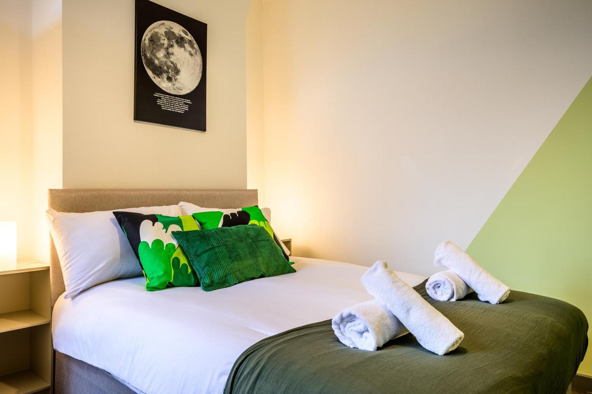 Manchester Serviced Accommodation Northernnightzzz - The Park Buitenkant foto