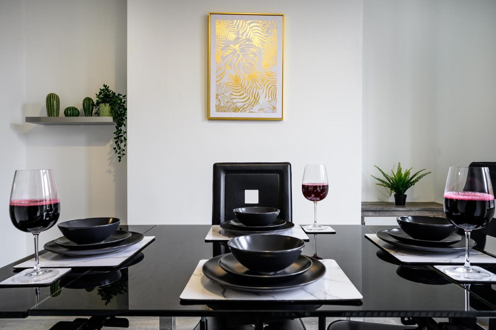 Manchester Serviced Accommodation Northernnightzzz - The Park Buitenkant foto