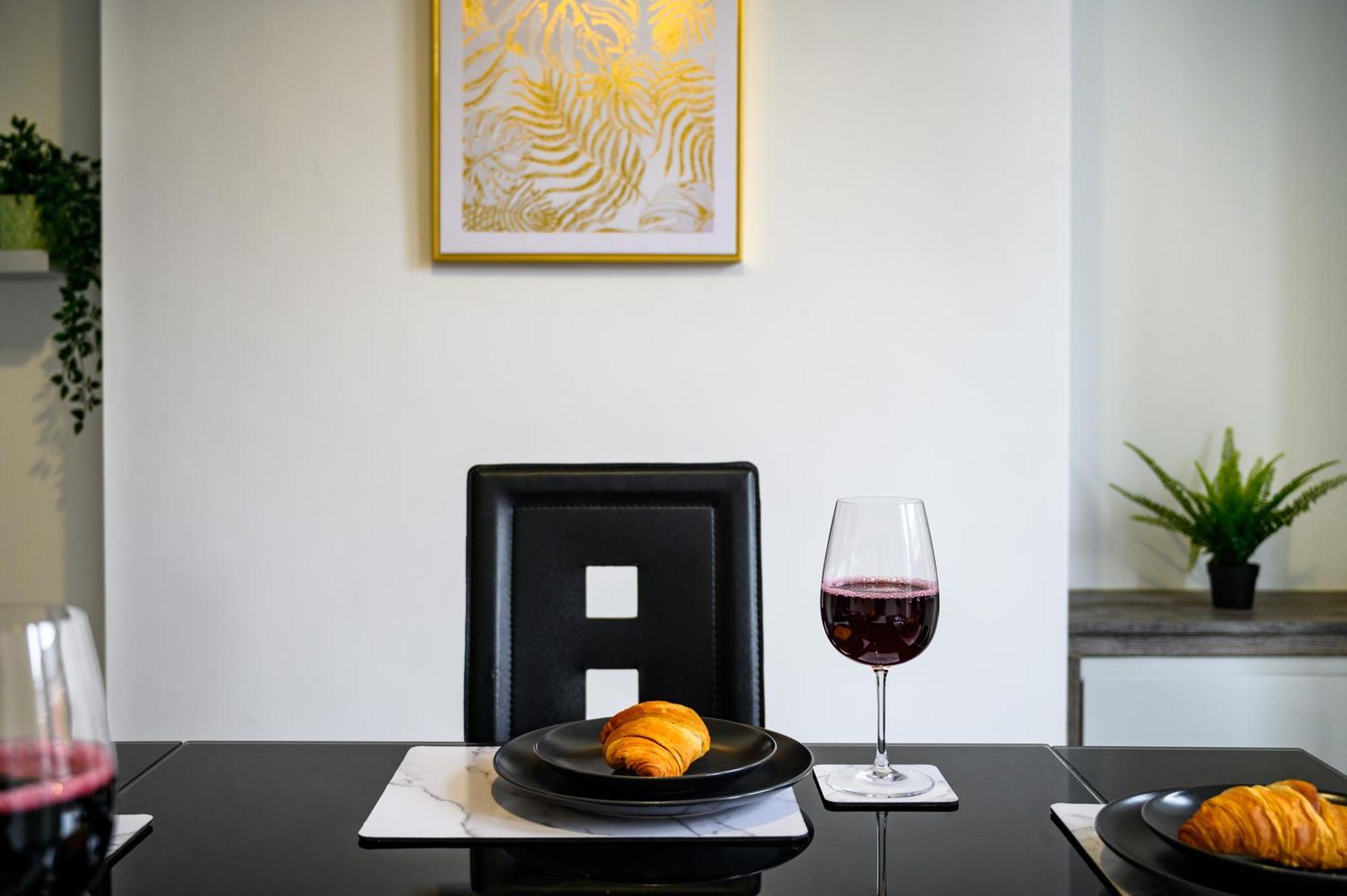 Manchester Serviced Accommodation Northernnightzzz - The Park Buitenkant foto