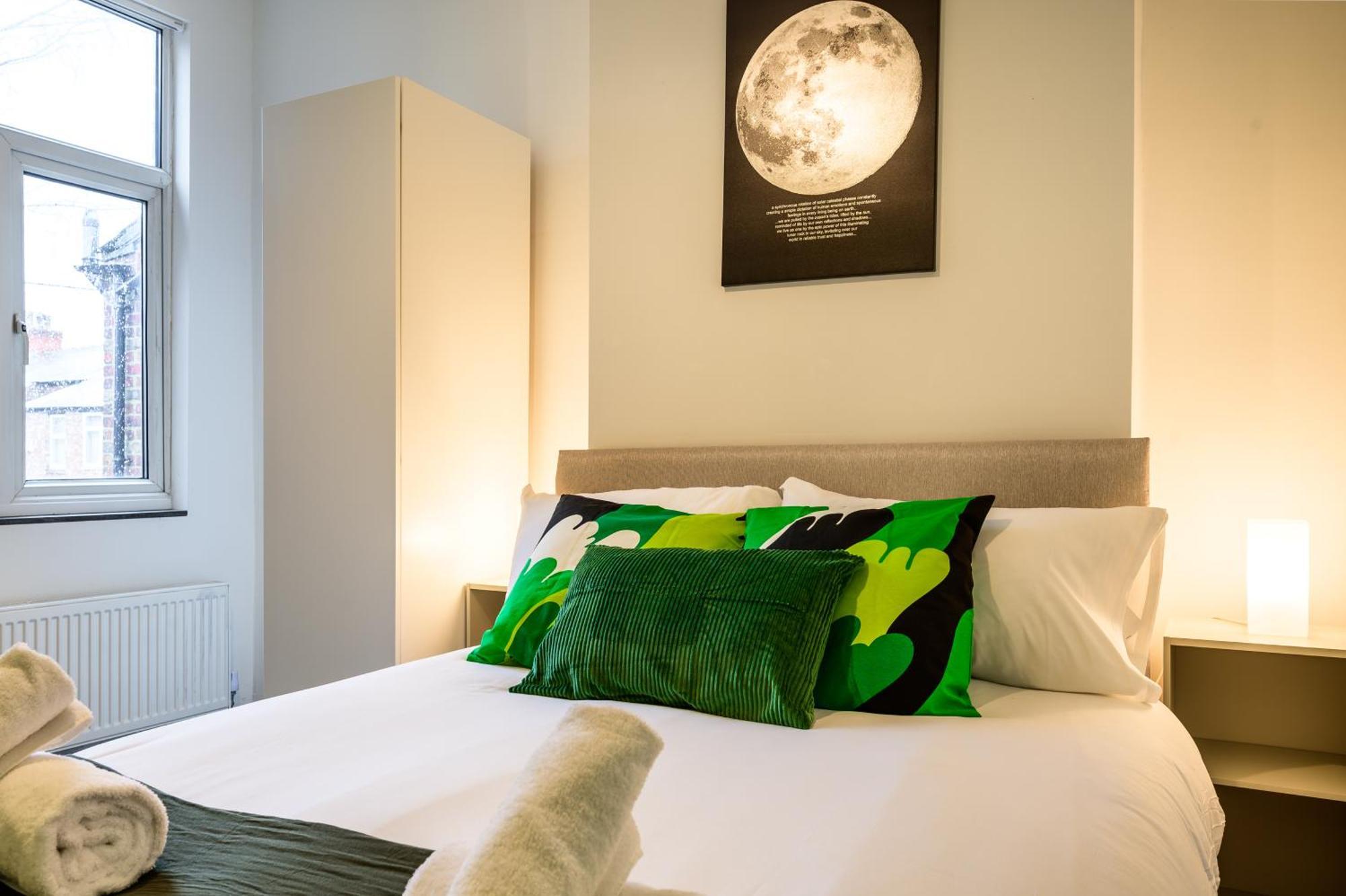 Manchester Serviced Accommodation Northernnightzzz - The Park Buitenkant foto